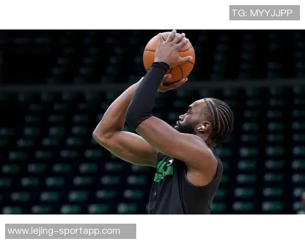 杰伦布朗独力难支28投15中砍下32分却难救球队于水深火热之中 杰伦布朗独力难支28投15中砍下32分却难救球队于水深火热之中