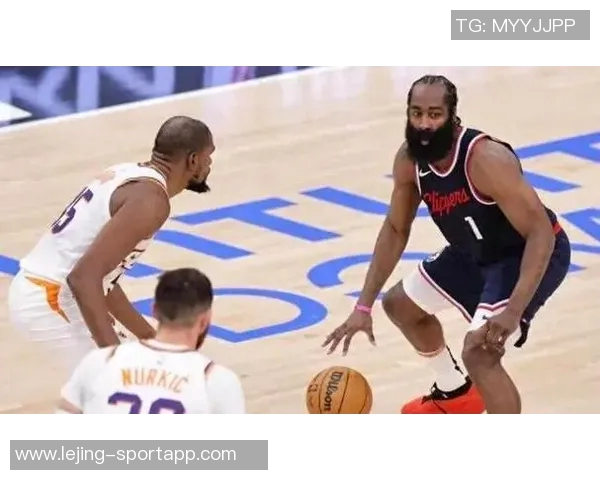 哈登谈最后一投被犯规的预感与比赛混乱局面