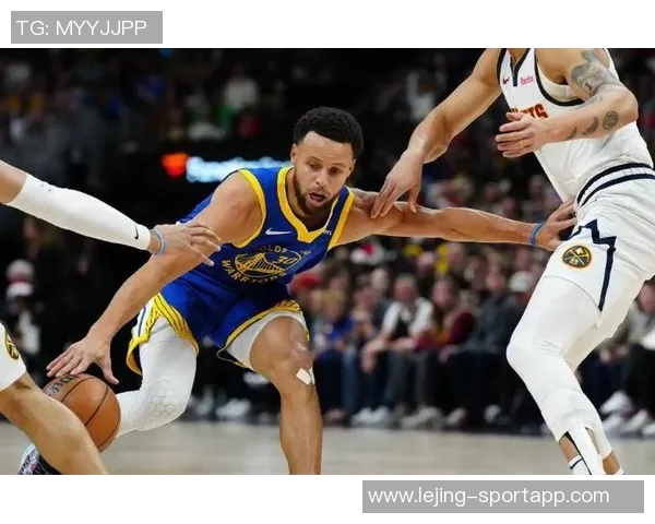 小佩顿分享比赛策略：传球给库里并为他设置挡拆的有效战术