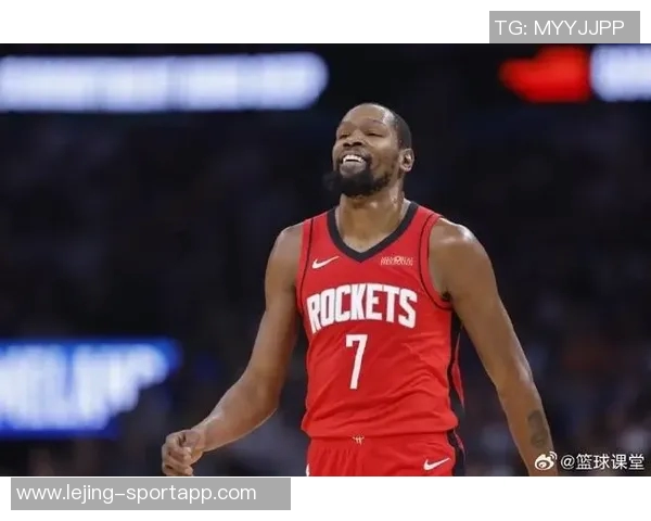 杜兰特称赞独行侠分球出色浓眉状态回暖让防守难度加大