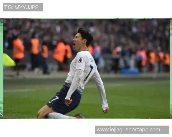 西蒙斯加盟热刺接过孙兴慜7号却17场未能破门引发热议