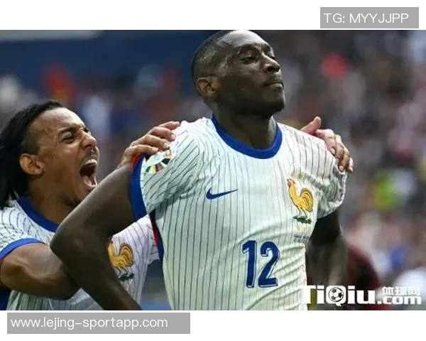 穆阿尼对曼联比赛中下巴受伤伤情暂无大碍无需过度担忧