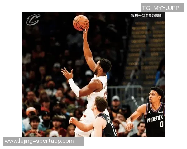 克莱上半场火力全开下半场哑火表现起伏不定贡献5篮板1助攻1抢断 克莱上半场火力全开下半场哑火表现起伏不定贡献5篮板1助攻1抢断