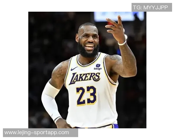 詹姆斯复出后快攻得分超越字母哥成为联盟第一的吃饭家伙事 詹姆斯复出后快攻得分超越字母哥成为联盟第一的吃饭家伙事