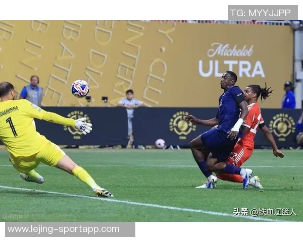 法国队医质疑巴黎队医双标行为登贝莱与杜埃处理不公引发争议 法国队医质疑巴黎队医双标行为登贝莱与杜埃处理不公引发争议