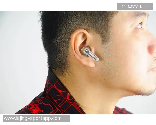 全屏沉浸体验，耳机加持，感受铁人客场的激情与震撼力量