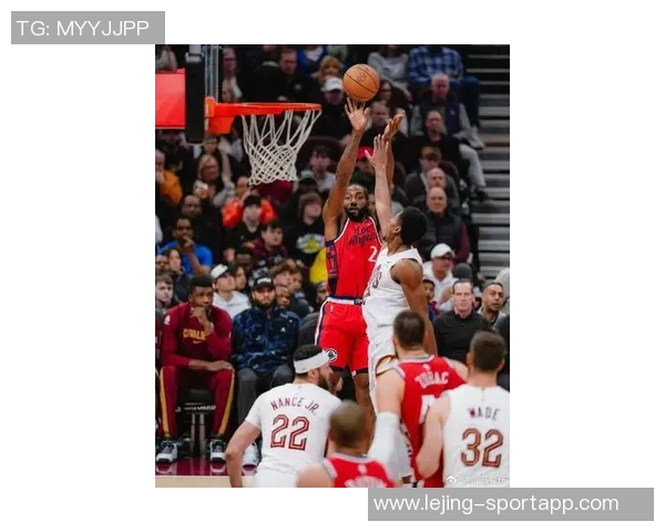 米切尔复出表现抢眼全场砍下30分7板8助可惜球队未能获胜 米切尔复出表现抢眼全场砍下30分7板8助可惜球队未能获胜