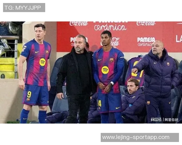 重返诺坎普巴萨海报展现弗里克亚马尔库巴西三位明星球员风采